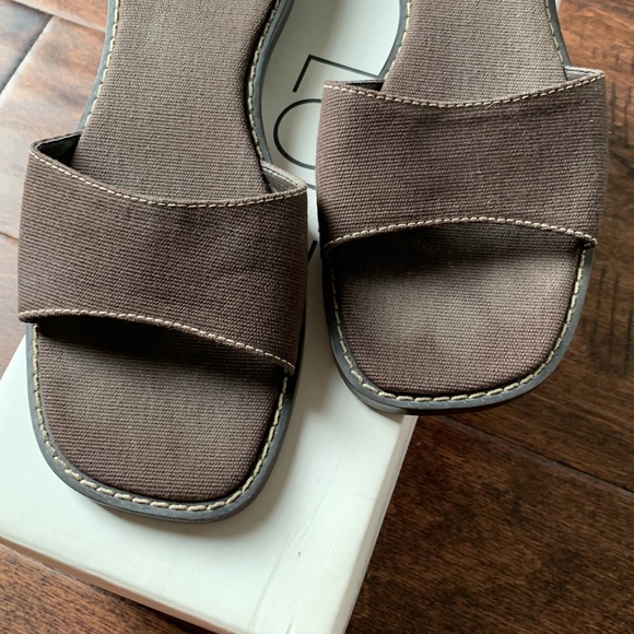 LOFT Brown Karin Canvas Slide Sandals Size 6.5 - Picture 2 of 15